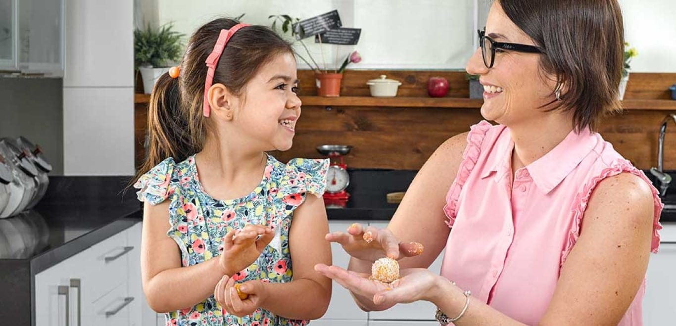 Părinții trebuie să-și învețe copiii cu alimente gătite în casă.