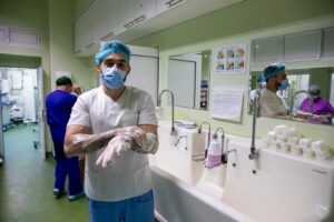 Intervenția a fost realizată de o echipă multidisciplinară și a durat șase ore