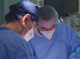 Medicii au intervenit chirurgical pentru a elimina tumoarea de aproximativ patru centimetri