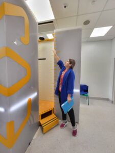 Sistemul EOS permite efectuarea unor investigații radiologice cu doză mică de iradiere