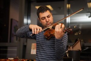 Vioara rămâne prima și marea sa iubire