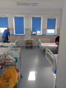 Compartimentul de Reumatologie dispune de zece paturi pentru internarea continuă