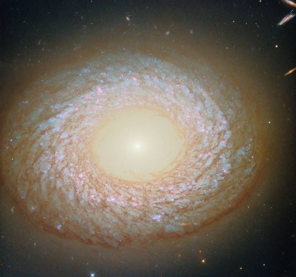 Hubble_NGC2775_potw2538a