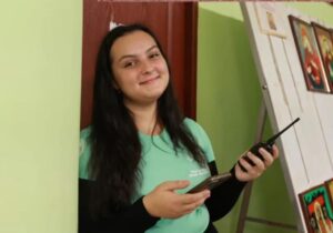 Adolescenta dedică mult din timpul său liber AsociațieiEmanoi