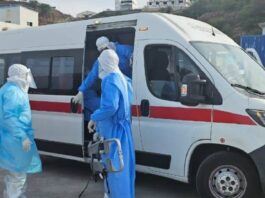 Autoritățile sanitare intervin cu echipamente speciale pentru a evacua persoanele posibil infectate cu hantavirus